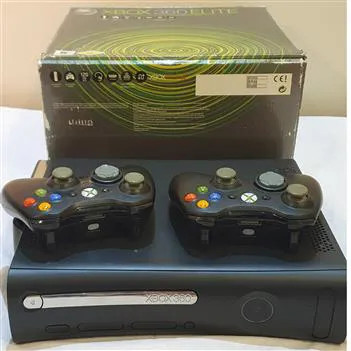 Xbox 360 elite جیتگ کپی خور 320 کارکرده دو دسته