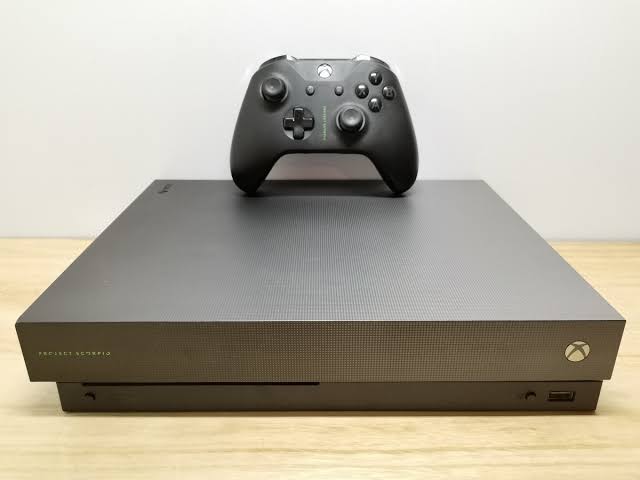 Microsoft Xbox One X  - Project Scorpio Edition 1tb full game   کارکرده